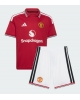 Manchester United Matthijs de Ligt #4 Hemmatröja Barn 2026-27 Kortärmad (+ Korta byxor)